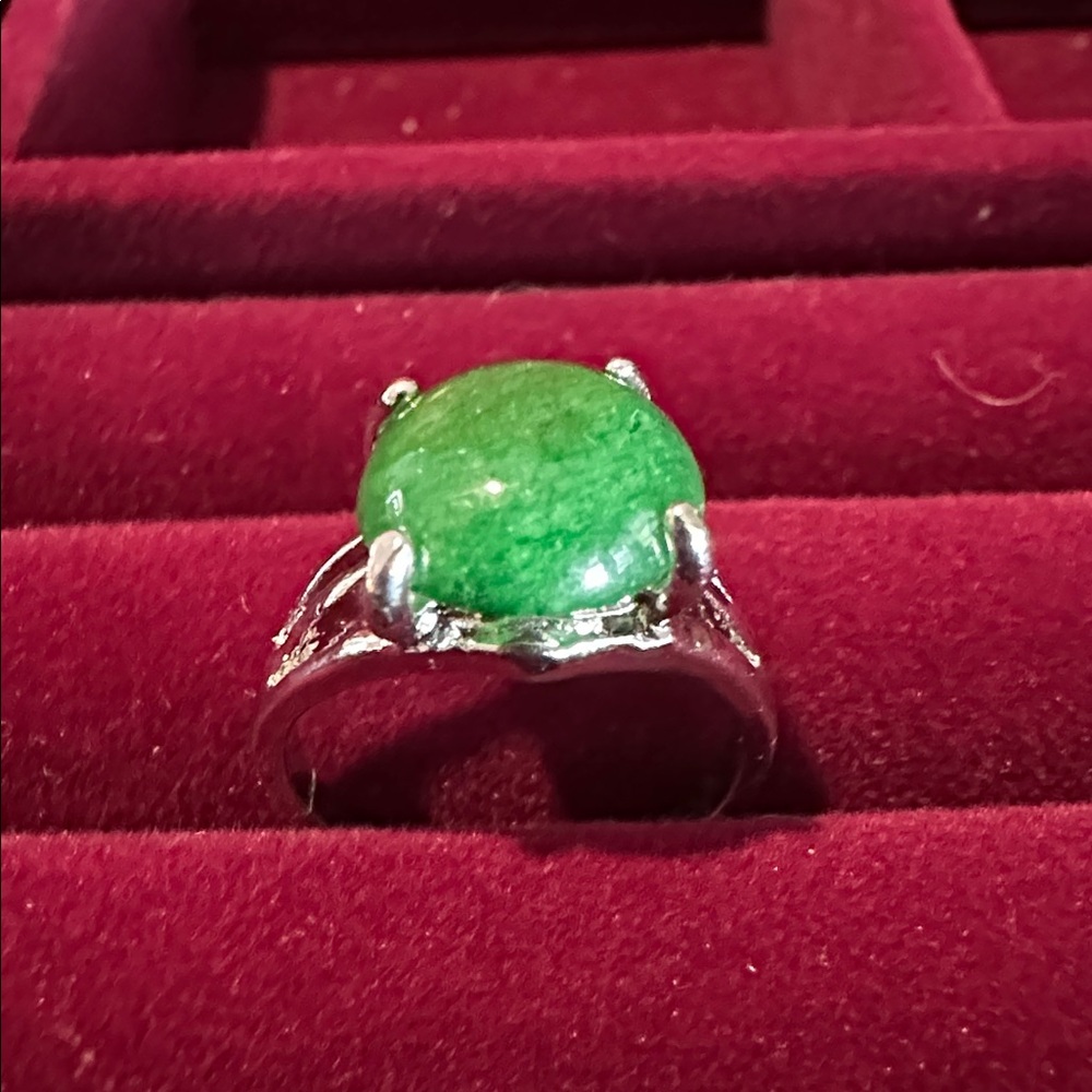 Green Jade Silver Tone Ring- Size 8.75